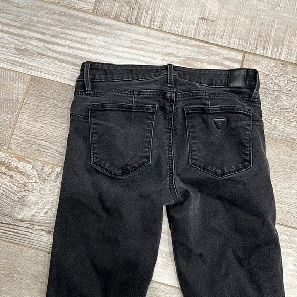 Guess jeans. Ladies size 26. EUC. - Picture 4 of 6